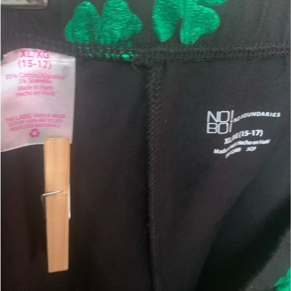 Metallic Green XL Four Leaf Clover St. Paddy’s Day - Picture 4 of 7